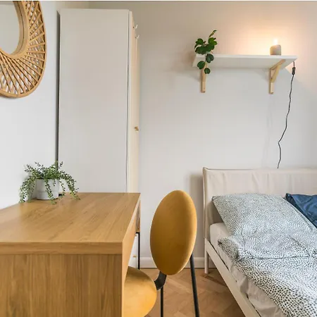 Ubytování v soukromí Bigly - Cozy And Peaceful Place, 12 Minutes From Old Town & Seaside *